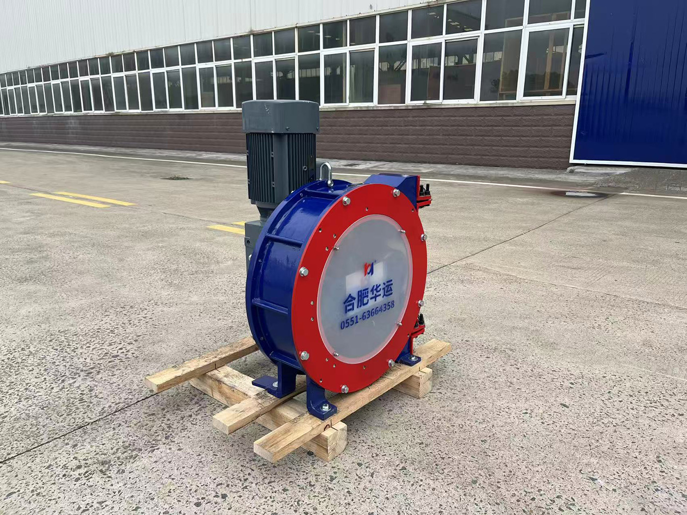 合肥華運(yùn)機(jī)械為國(guó)內(nèi)某知名企業(yè)定制的軟管泵即將交付使用
