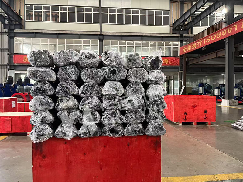 華運(yùn)機(jī)械一批軟管泵定制軟管生產(chǎn)完畢，彰顯專(zhuān)業(yè)制造實(shí)力